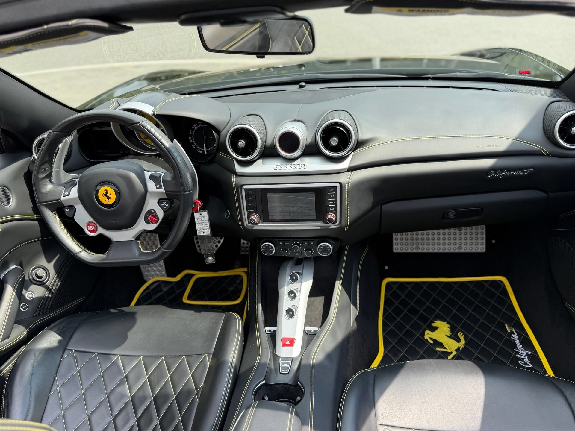 Used 2016 Ferrari California T RWD image 4