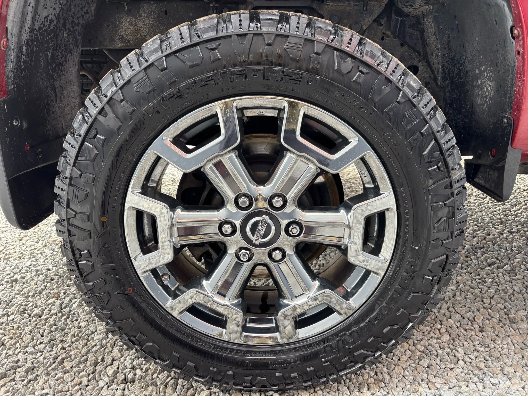 Used 2017 Nissan Titan SL w/ Chrome Package image 6