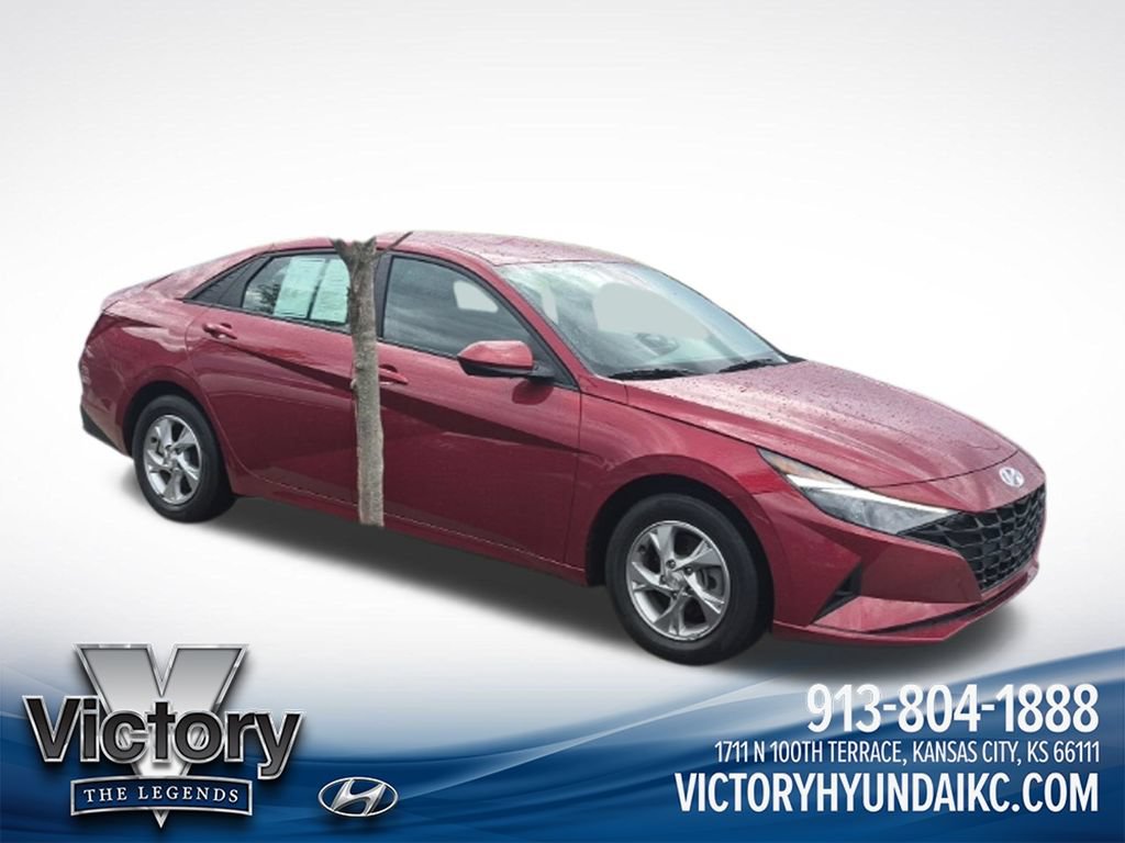 Used 2023 Hyundai Elantra SE FWD image 4