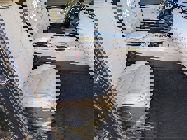 Used 2022 Genesis GV70 2.5T image 18