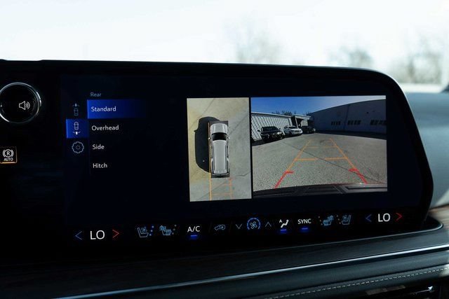 New 2026 Chevrolet Suburban Premier AWD/4WD image 26