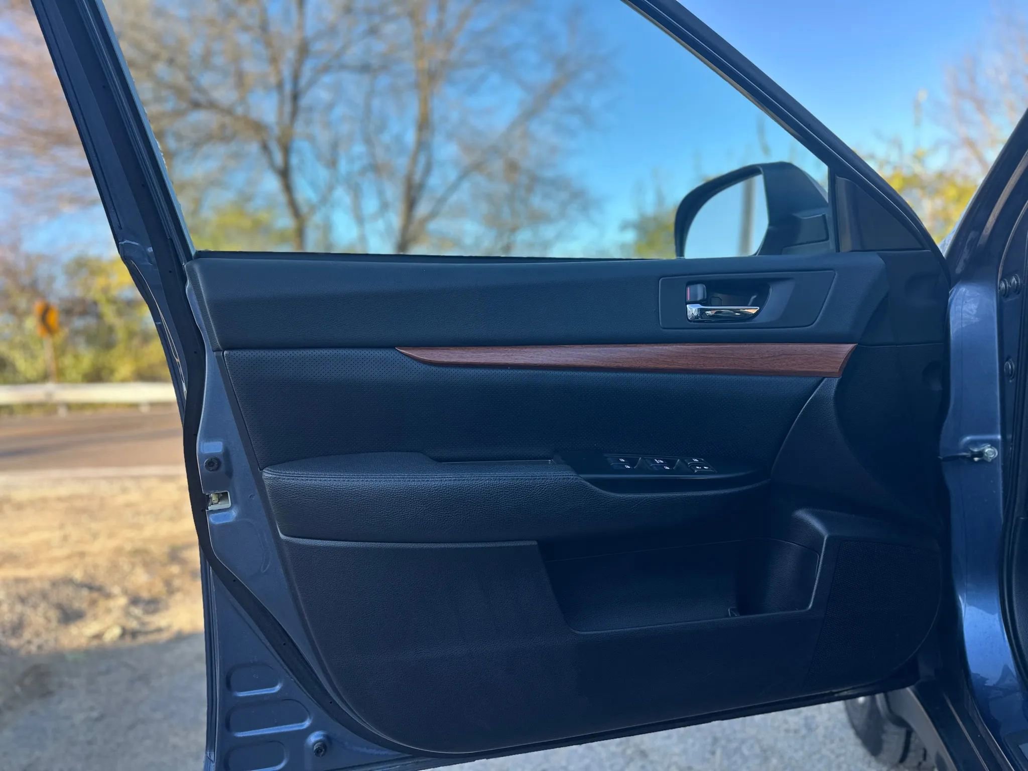 Used 2013 Subaru Outback 3.6R Limited w/ Moonroof Pkg image 15