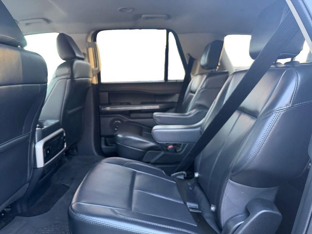 Used 2022 Ford Expedition Max XLT image 13