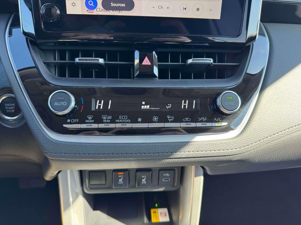 Used 2023 Toyota Corolla Cross XLE w/ Convenience Package image 29