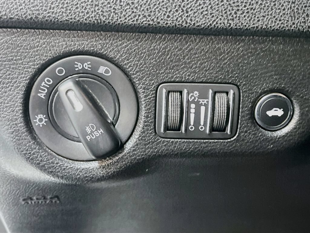 Used 2022 Dodge Charger SXT AWD/4WD image 10