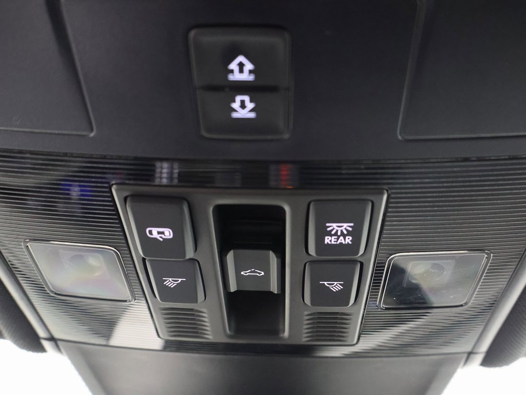 Used 2023 Volkswagen Tiguan SE R-Line image 10