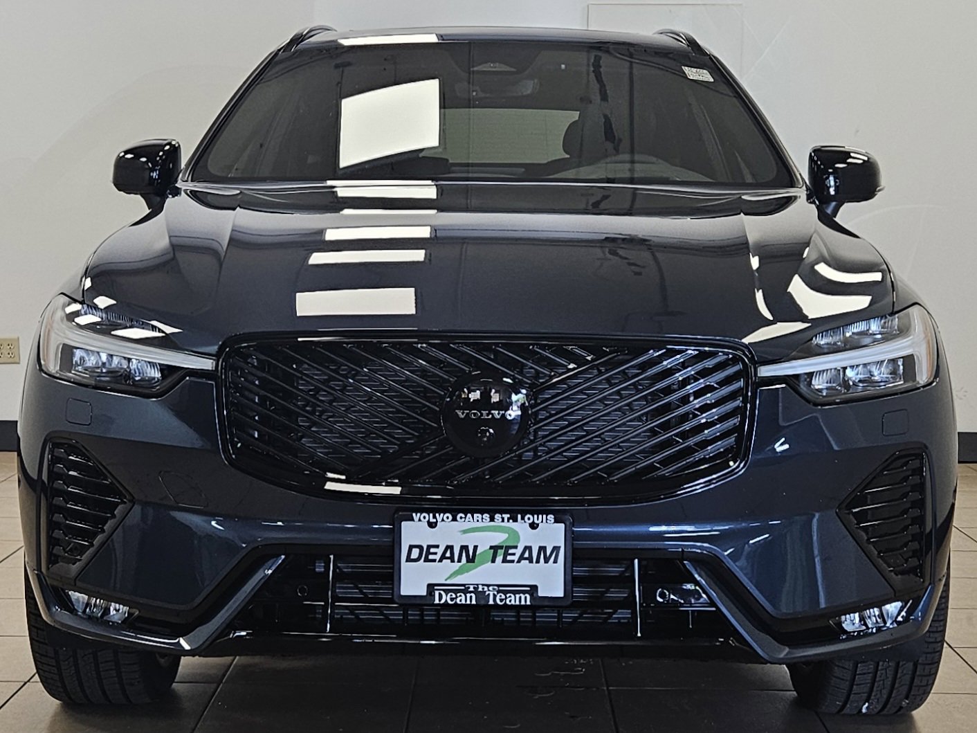 New 2026 Volvo XC60 B5 Ultra w/ Climate Package image 7