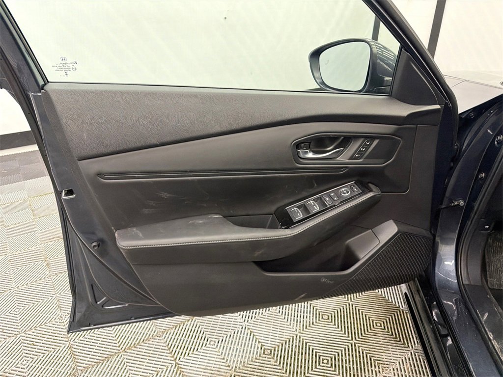 Used 2023 Honda Accord Touring image 11