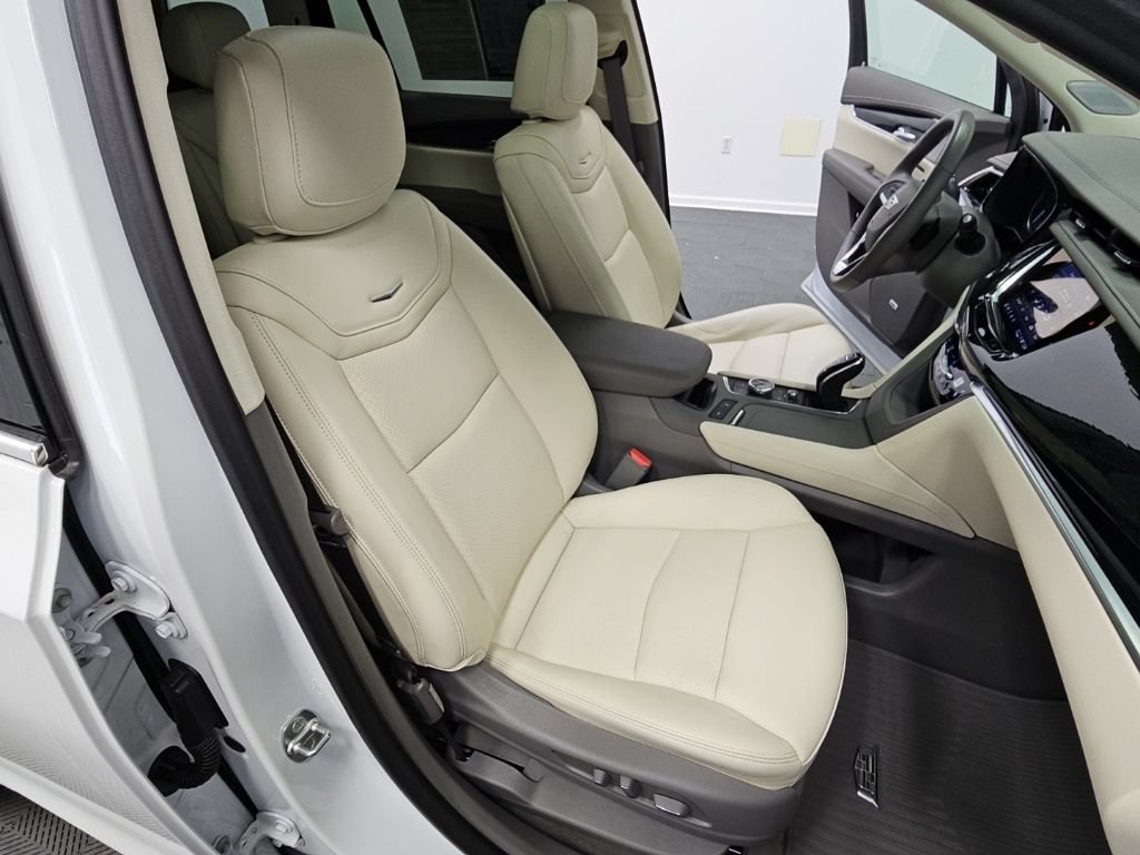 Used 2024 Cadillac XT6 Premium Luxury AWD/4WD image 45