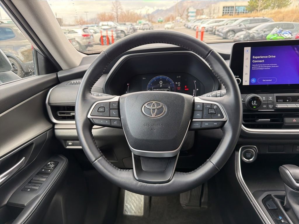Used 2025 Toyota Grand Highlander AWD image 14