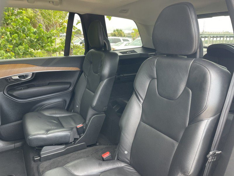 Used 2021 Volvo XC90 T6 Momentum w/ Protection Package Premier AWD/4WD image 12