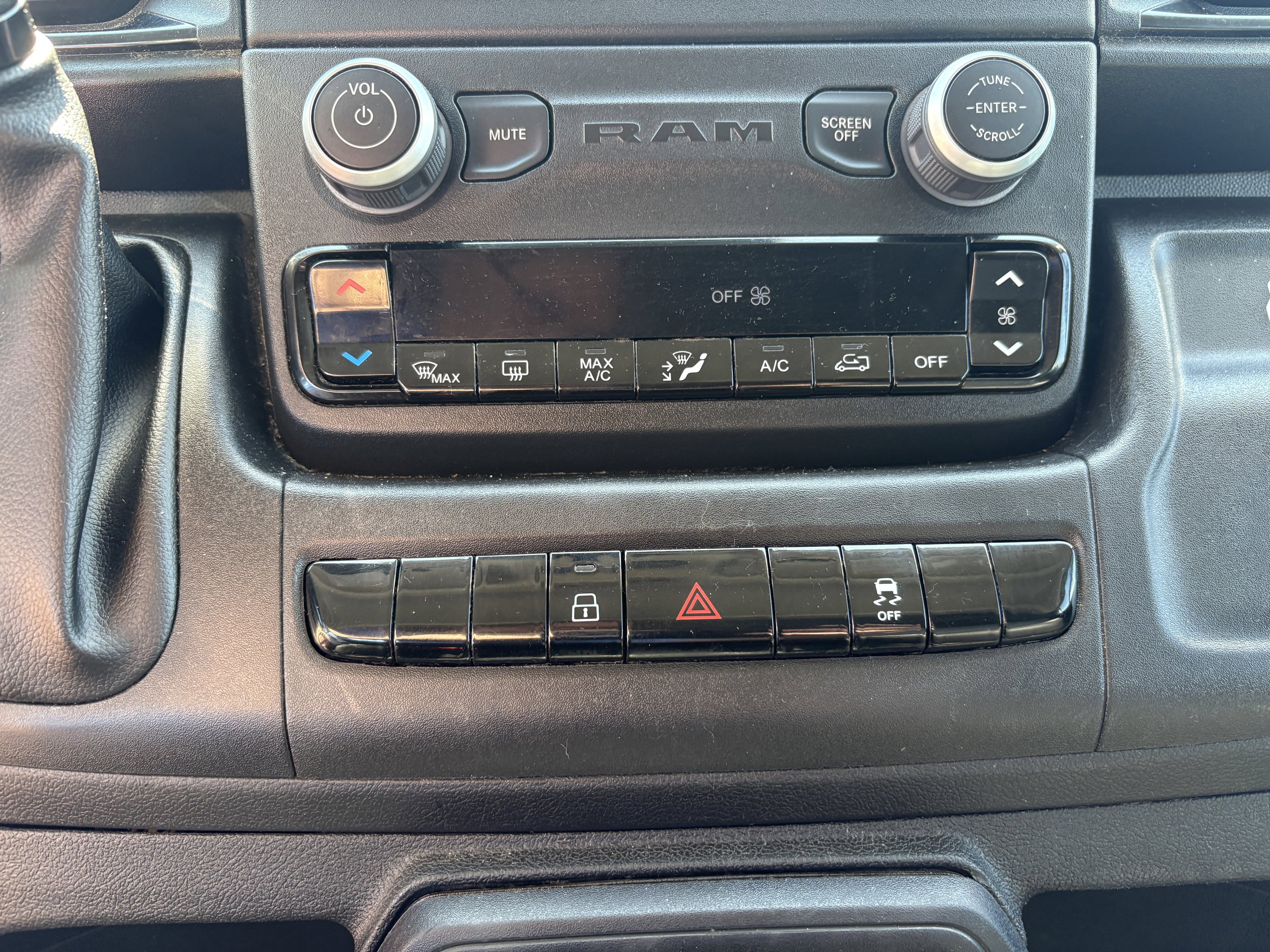 Used 2025 RAM ProMaster 2500 w/ Convenience Group FWD image 16