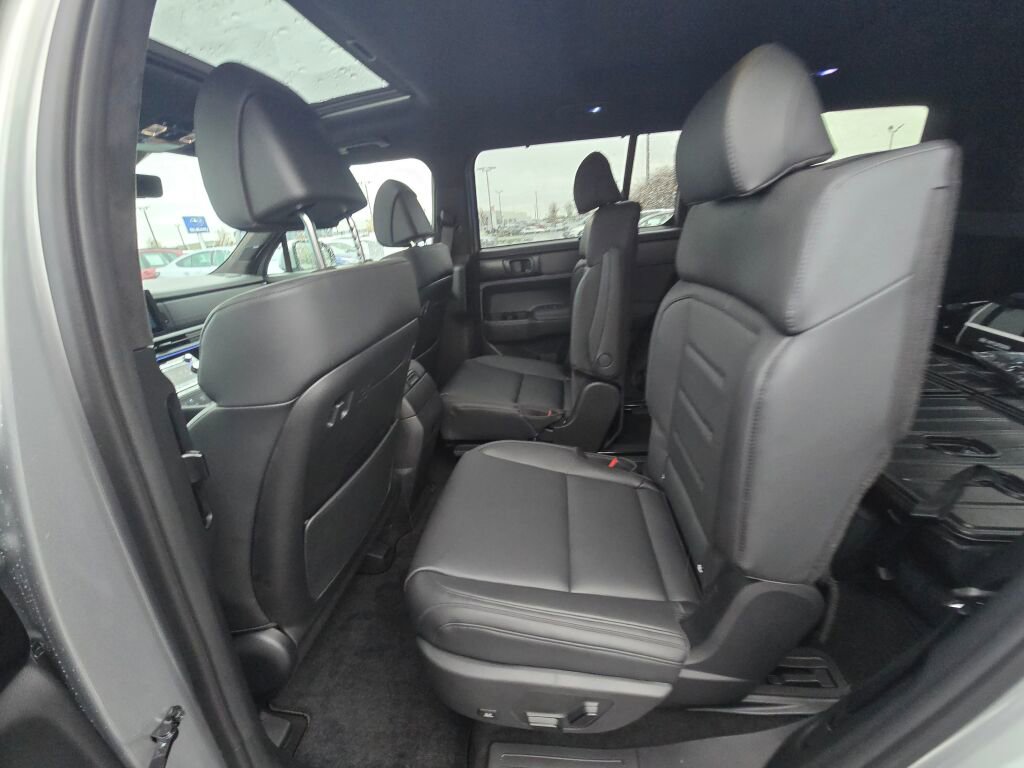 Used 2025 Hyundai Santa Fe Calligraphy image 14