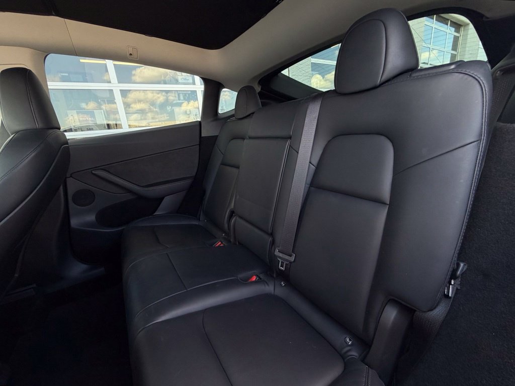 Used 2023 Tesla Model Y Long Range AWD/4WD image 21