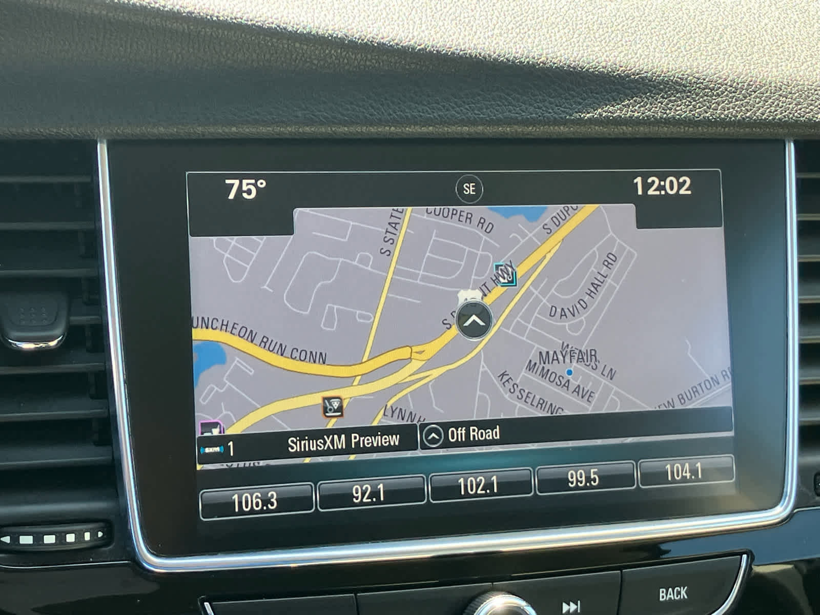 Used 2018 Buick Encore Essence w/ Experience Buick Package FWD image 16