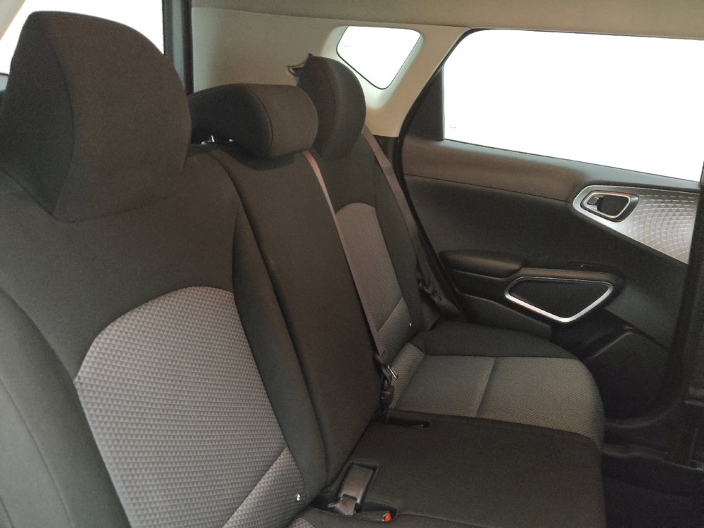 Used 2023 Kia Soul LX w/ LX Technology Package FWD image 19