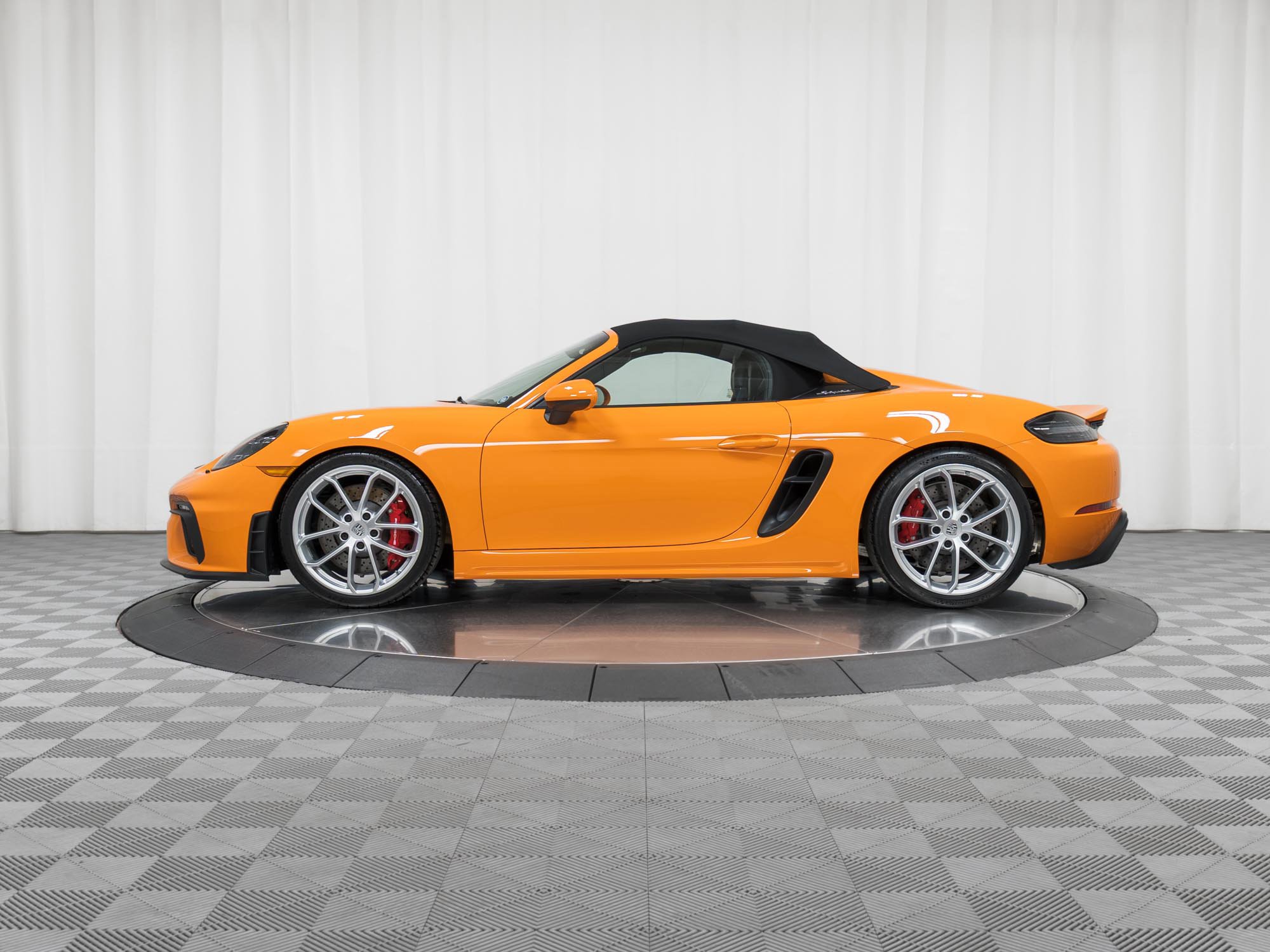 Certified 2021 Porsche 718 Boxster Spyder image 2