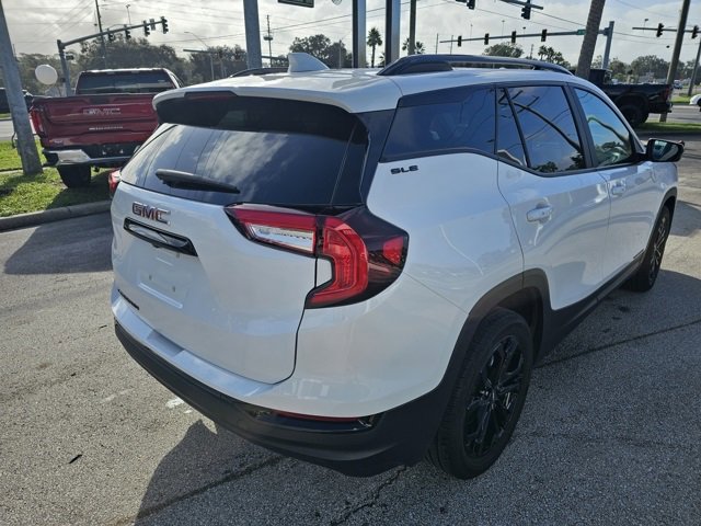 Certified 2022 GMC Terrain SLE w/ Driver Convenience Package image 5