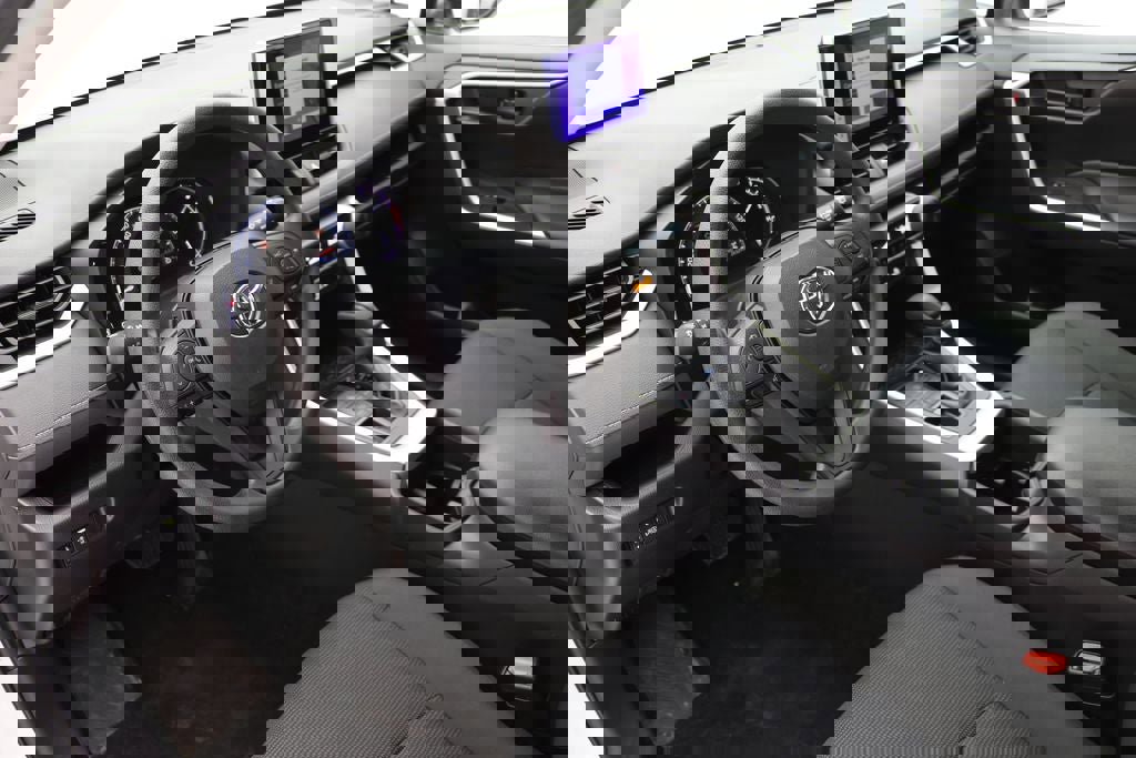 Used 2024 Toyota RAV4 LE image 12