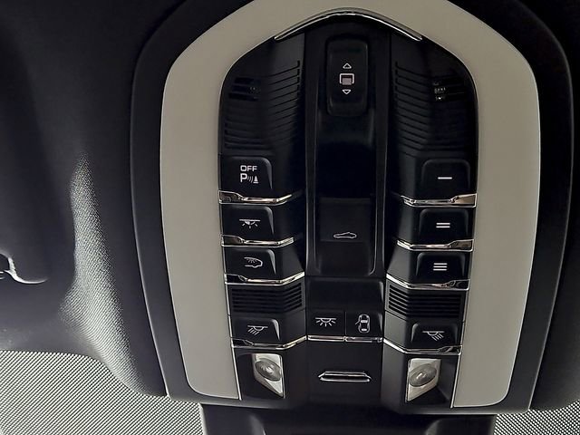 Used 2020 Porsche Macan S image 29