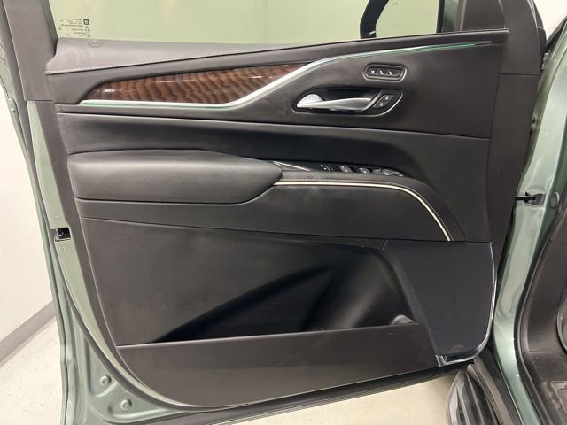 Certified 2024 Cadillac Escalade ESV Sport Platinum w/ LPO, Floor Liner Package AWD/4WD image 8