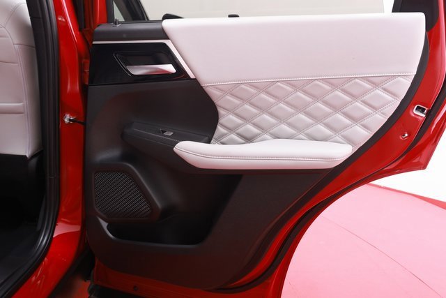 Used 2024 Mitsubishi Outlander SEL image 18