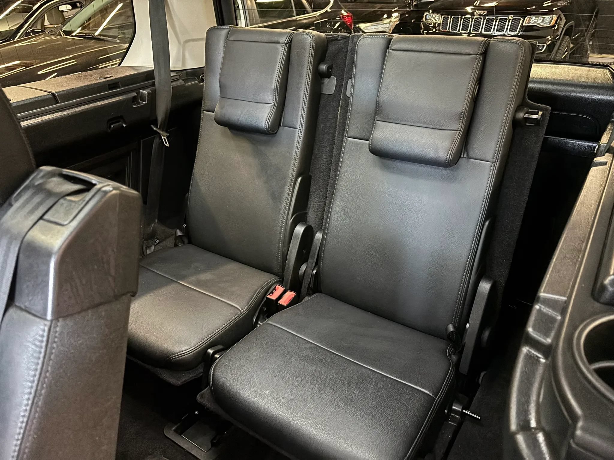Used 2013 Land Rover LR4 HSE AWD/4WD image 24