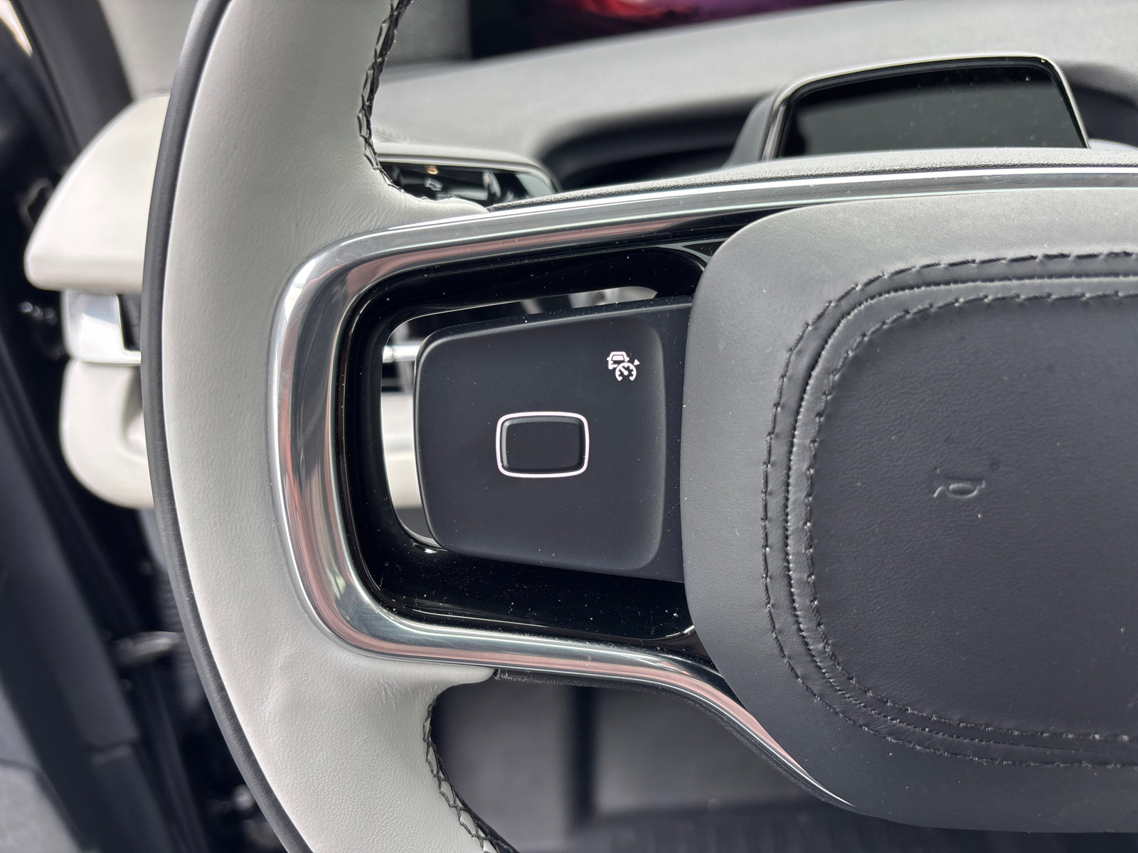 New 2025 Lincoln Navigator L Reserve AWD/4WD image 16