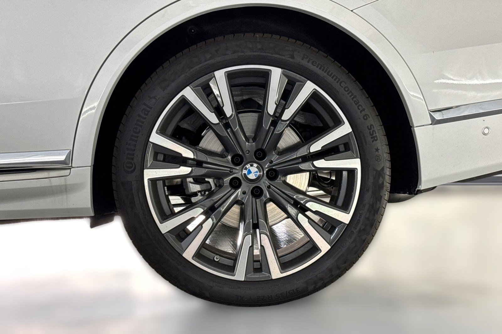 Used 2026 BMW X7 xDrive40i AWD/4WD image 11