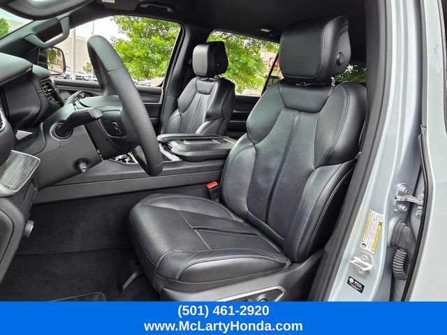 Used 2024 Jeep Wagoneer Series II w/ Flexible Seating Group RWD image 7