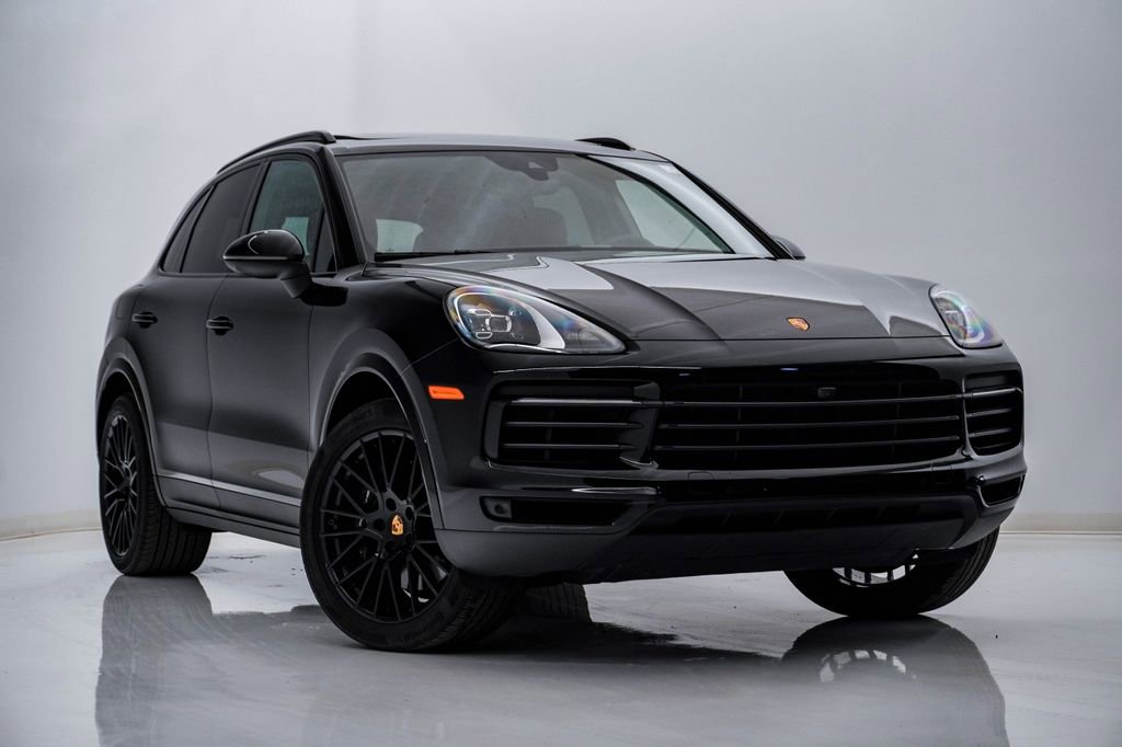 Certified 2023 Porsche Cayenne Platinum Edition image 8