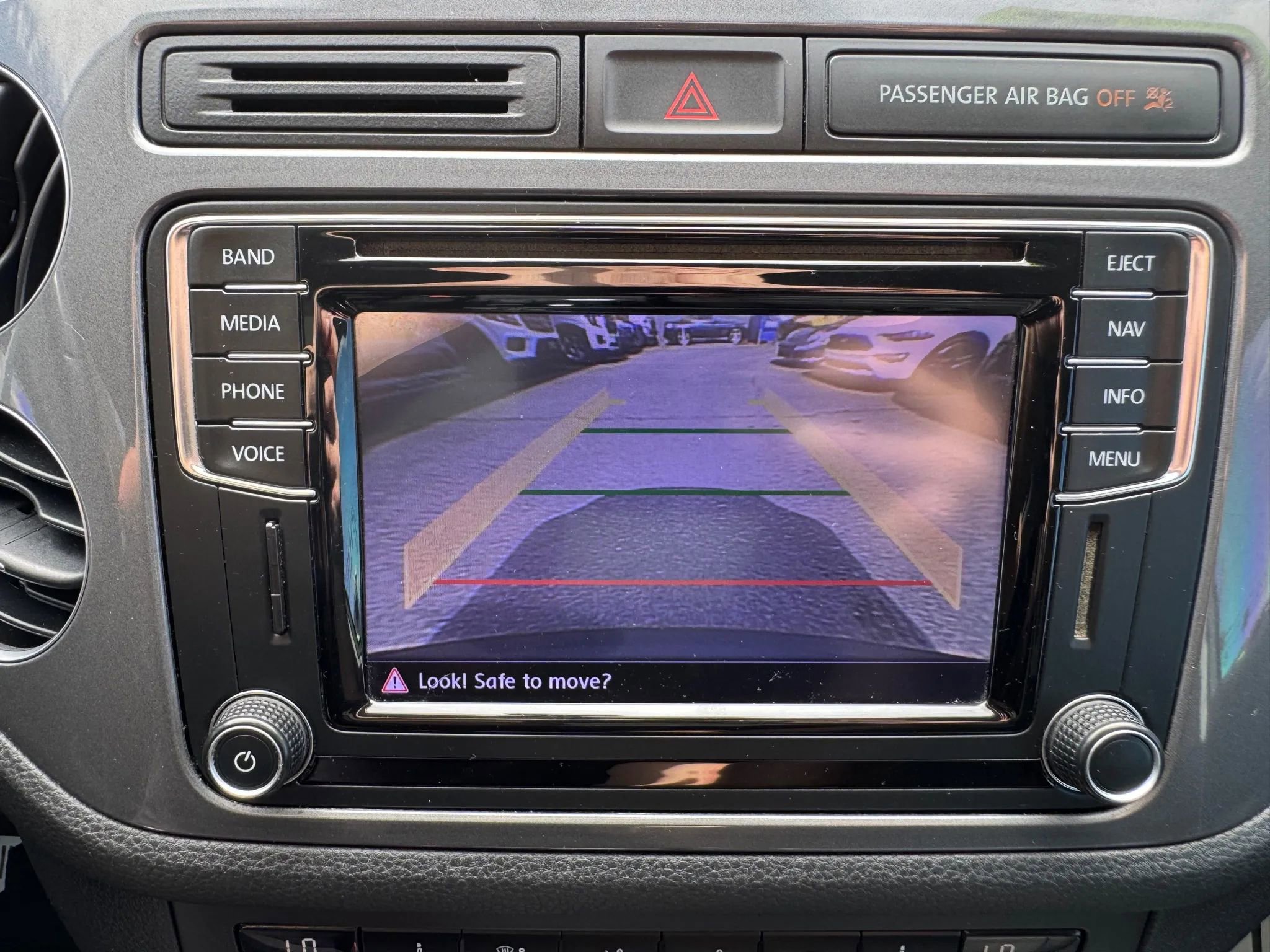 Used 2017 Volkswagen Tiguan SEL image 23