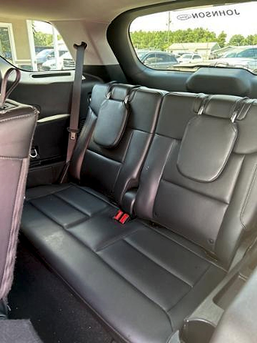 Used 2023 Ford Explorer XLT w/ Equipment Group 202A image 28