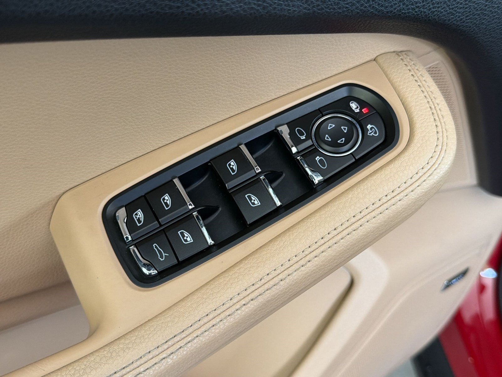 Used 2019 Porsche Macan AWD/4WD image 13