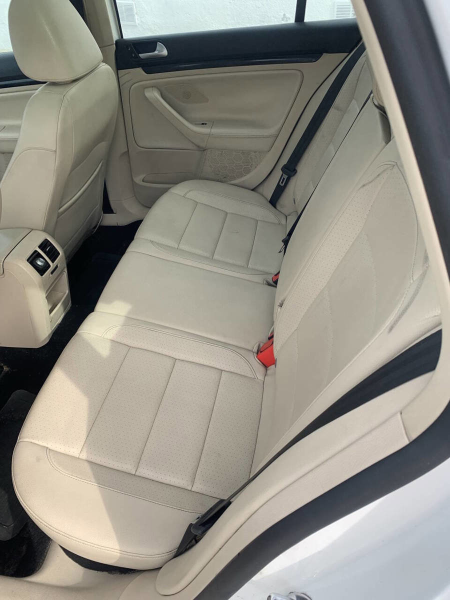 Used 2013 Volkswagen Jetta SE FWD image 11