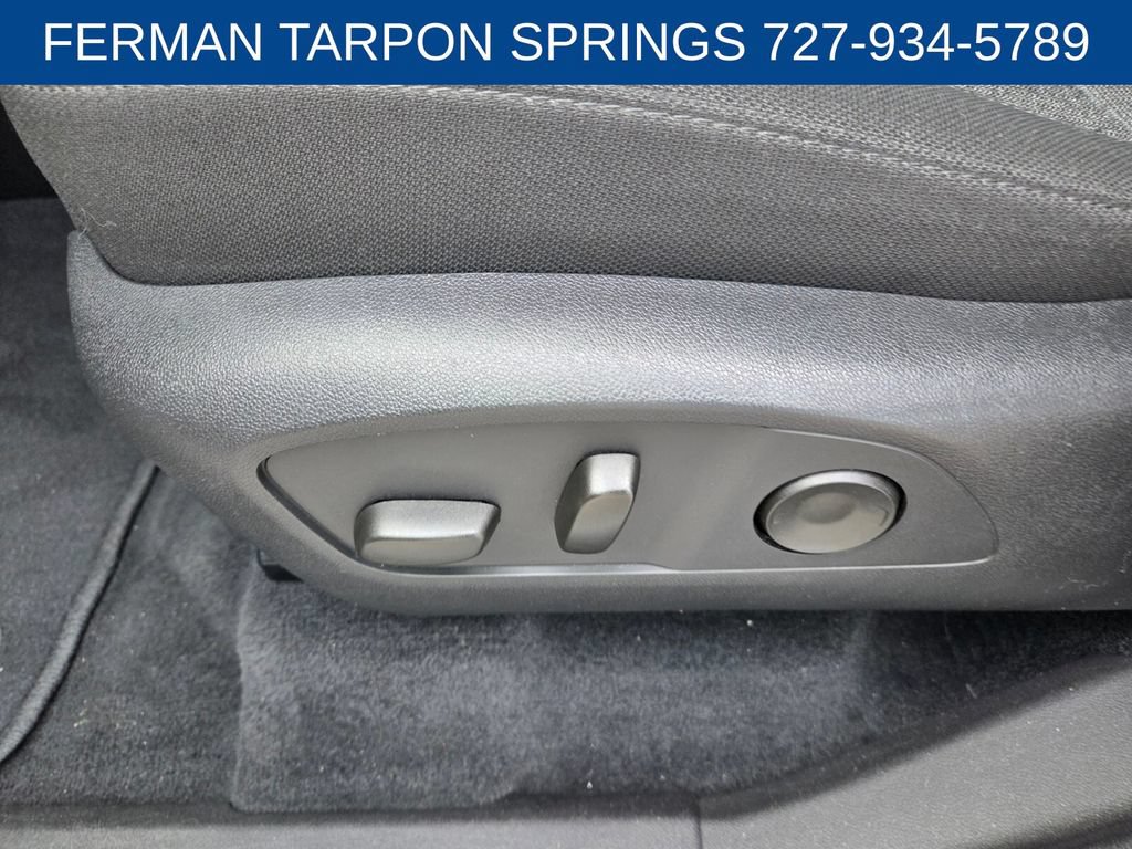Used 2025 GMC Acadia Elevation FWD image 6