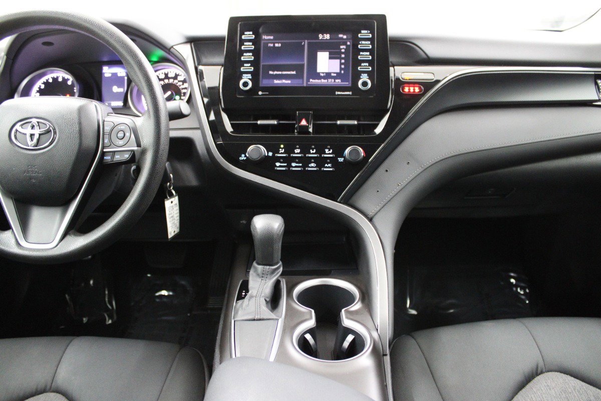 Used 2021 Toyota Camry LE FWD image 20