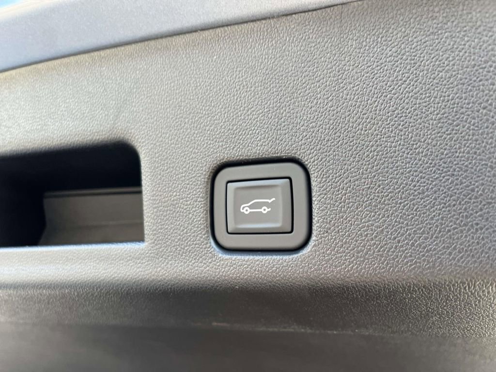 New 2026 Chevrolet Traverse High Country w/ LPO, Floor Liner Package image 14