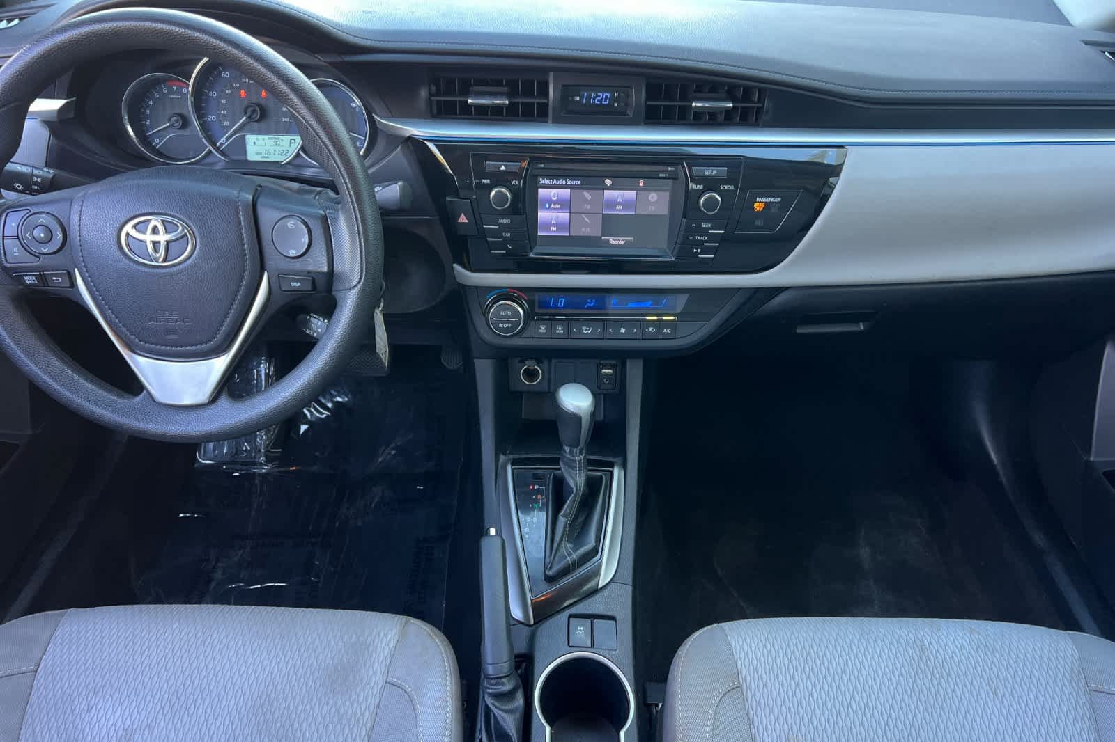 Used 2016 Toyota Corolla LE FWD image 4
