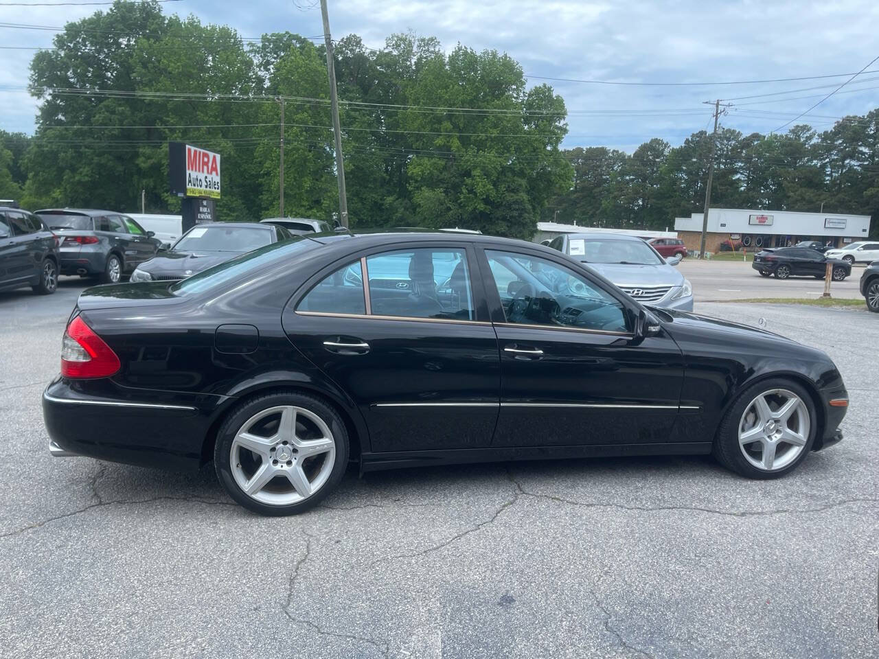 Used 2009 Mercedes-Benz E 350 Sedan image 6