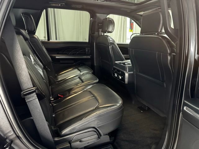 Used 2024 Ford Expedition Platinum image 12