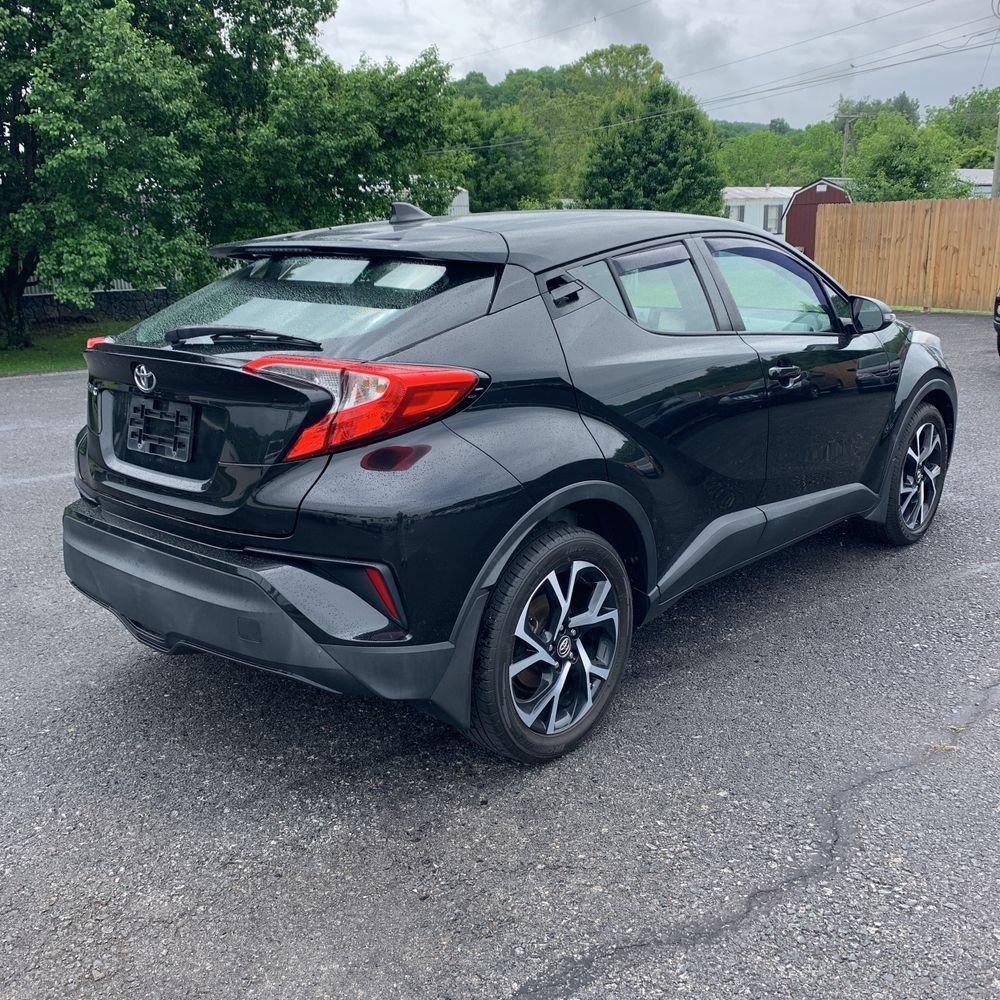 Used 2018 Toyota C-HR XLE FWD image 5