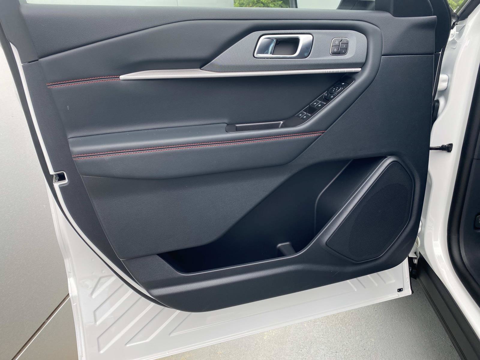 New 2026 Ford Explorer ST-Line w/ ST-Line Street Pack RWD image 13