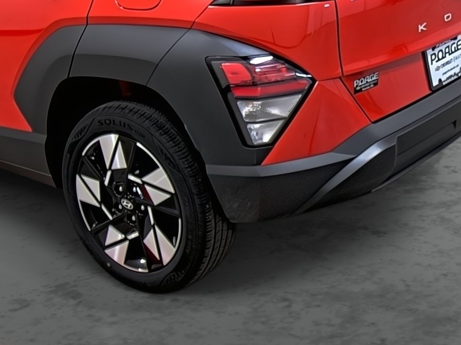 Used 2025 Hyundai Kona SEL AWD/4WD image 9