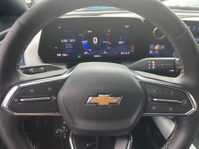 Used 2025 Chevrolet Equinox EV LT FWD image 23