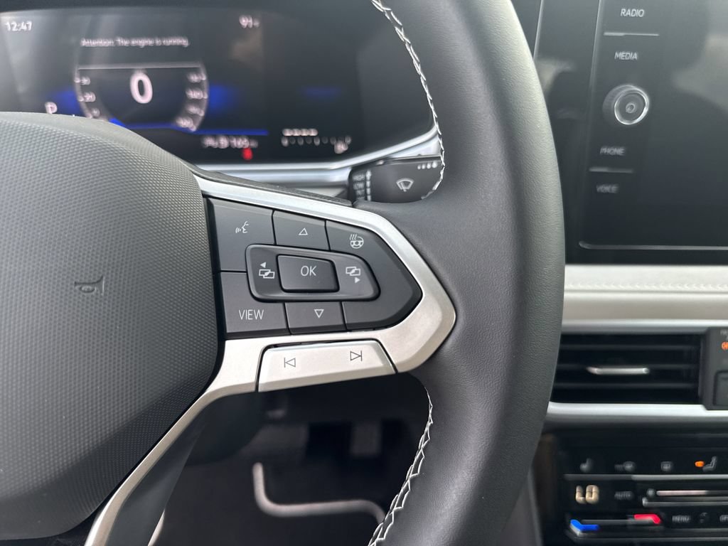 New 2026 Volkswagen Taos SE FWD image 15