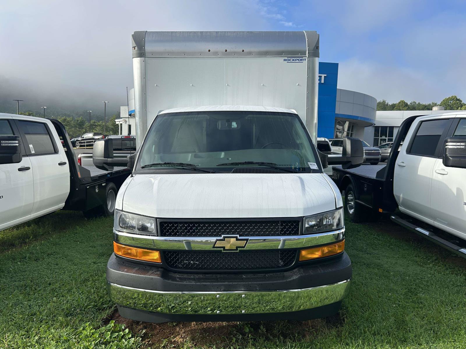 New 2026 Chevrolet Express 4500 w/ Power Convenience Package RWD image 2