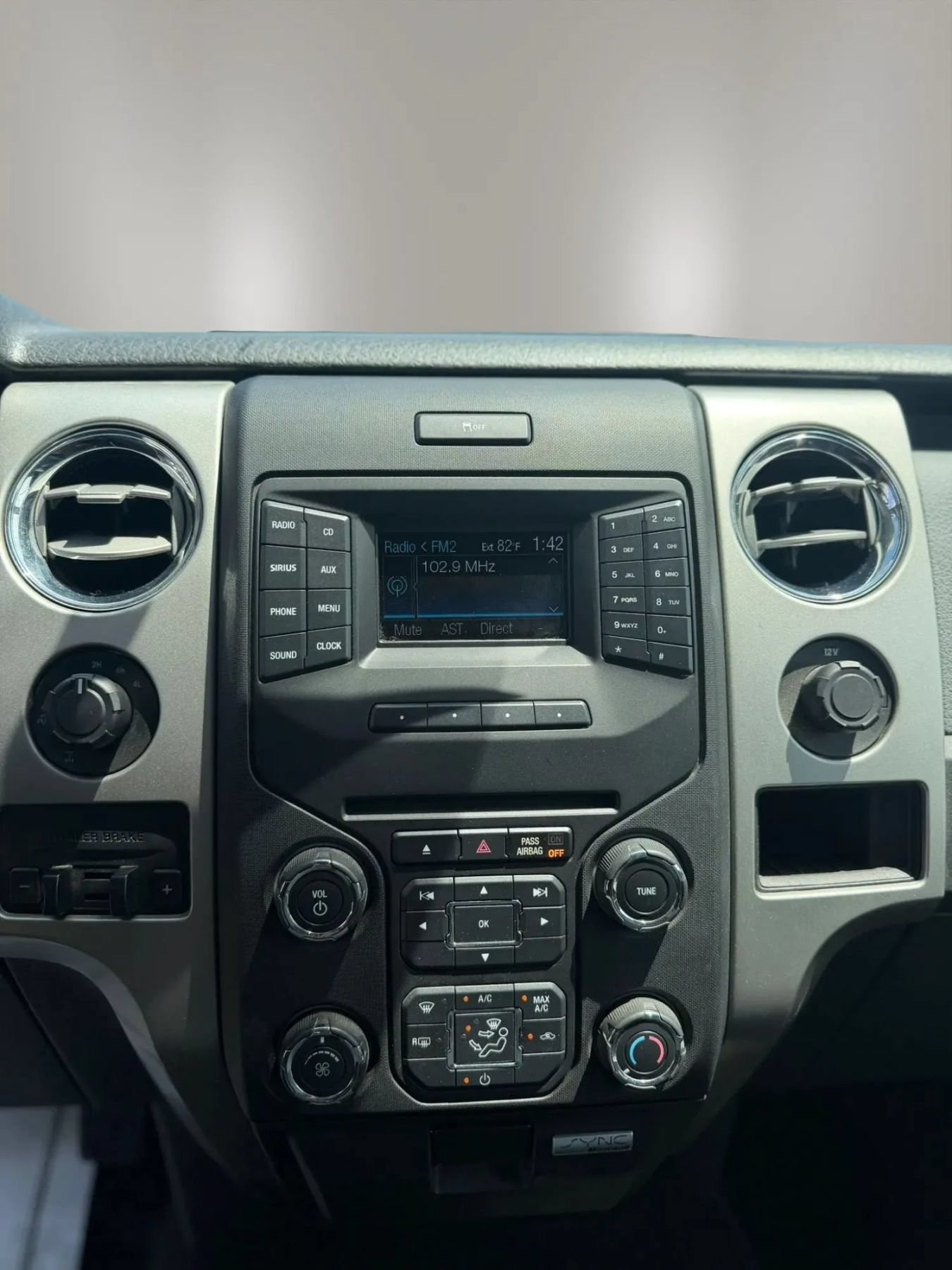 Used 2013 Ford F150 XLT w/ Luxury Equipment Group AWD/4WD image 15