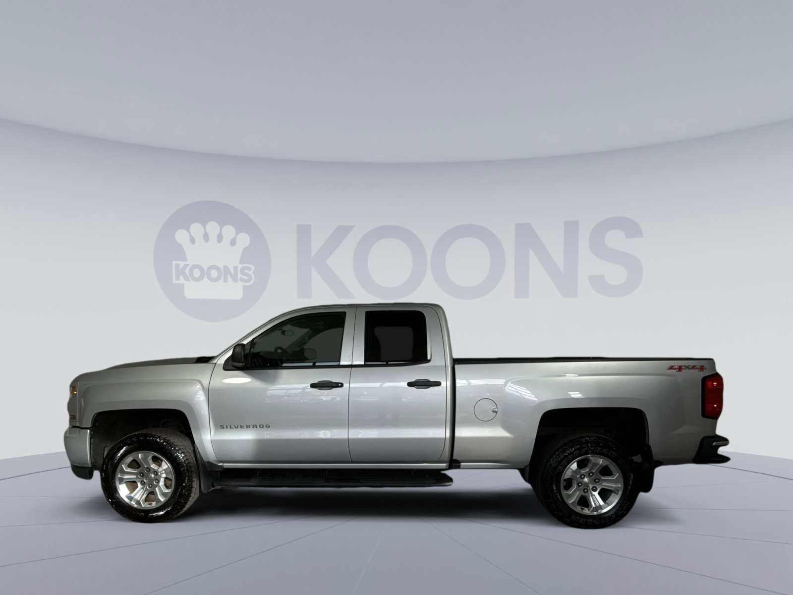 Used 2016 Chevrolet Silverado 1500 Custom w/ Custom Convenience Package image 2