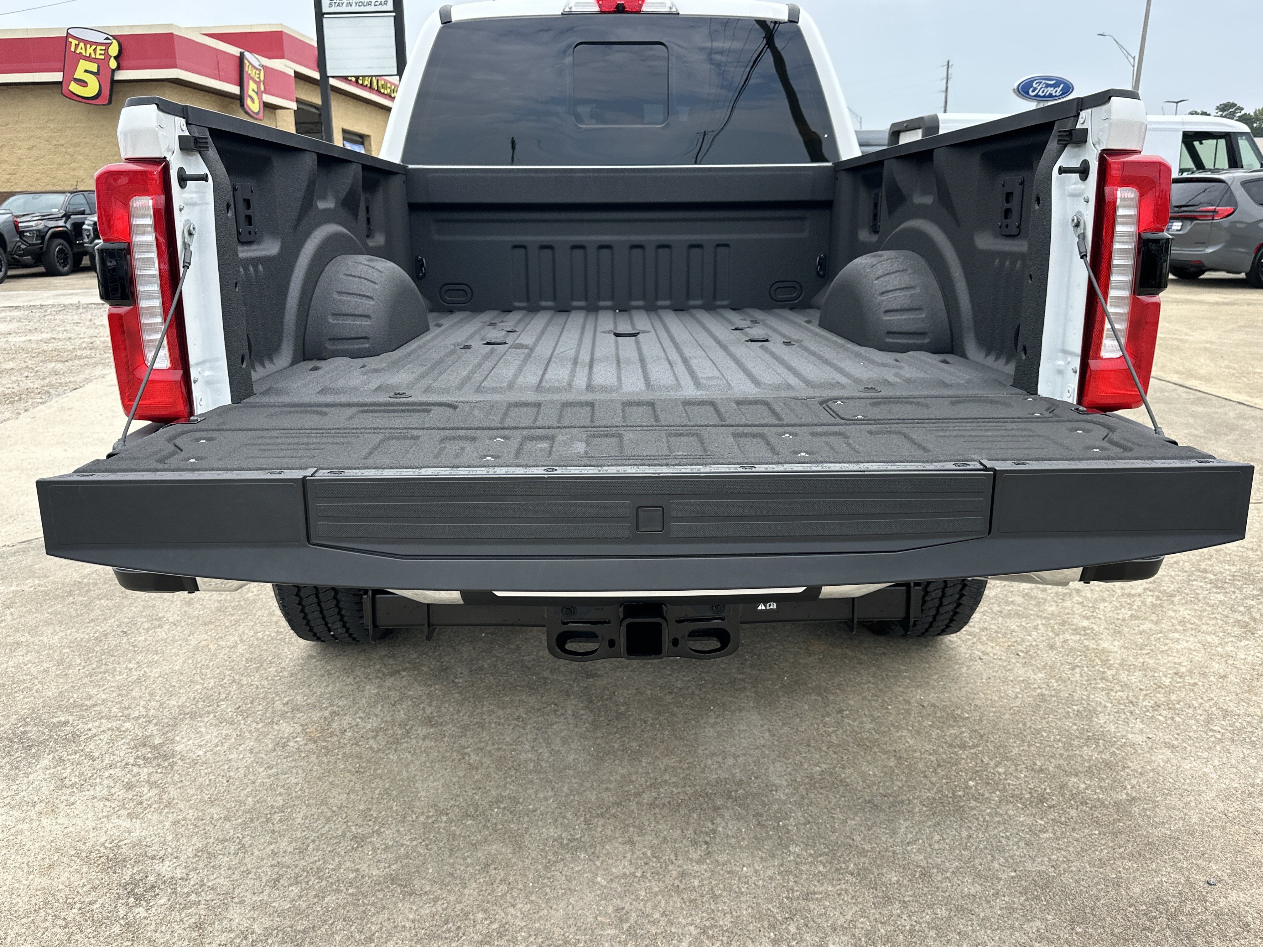 Used 2025 Ford F350 Lariat w/ Lariat Ultimate Package AWD/4WD image 34